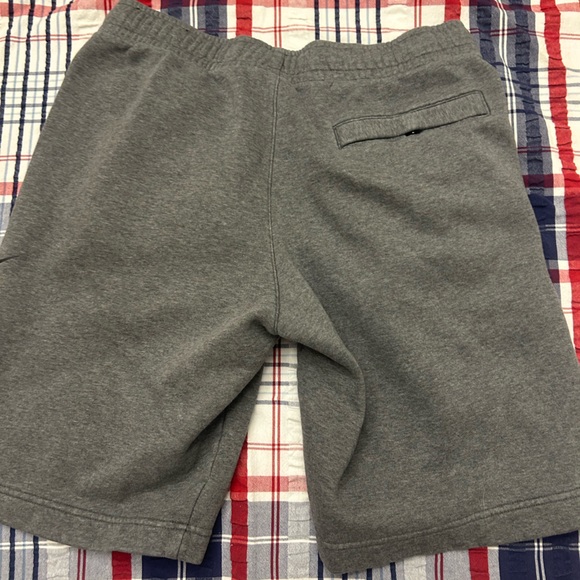 Size Small Grey Nike Shorts 8inch Inseam - Picture 2 of 2